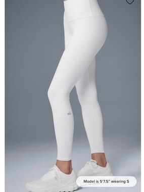 ALO Yoga White Top with Branded Care Tag